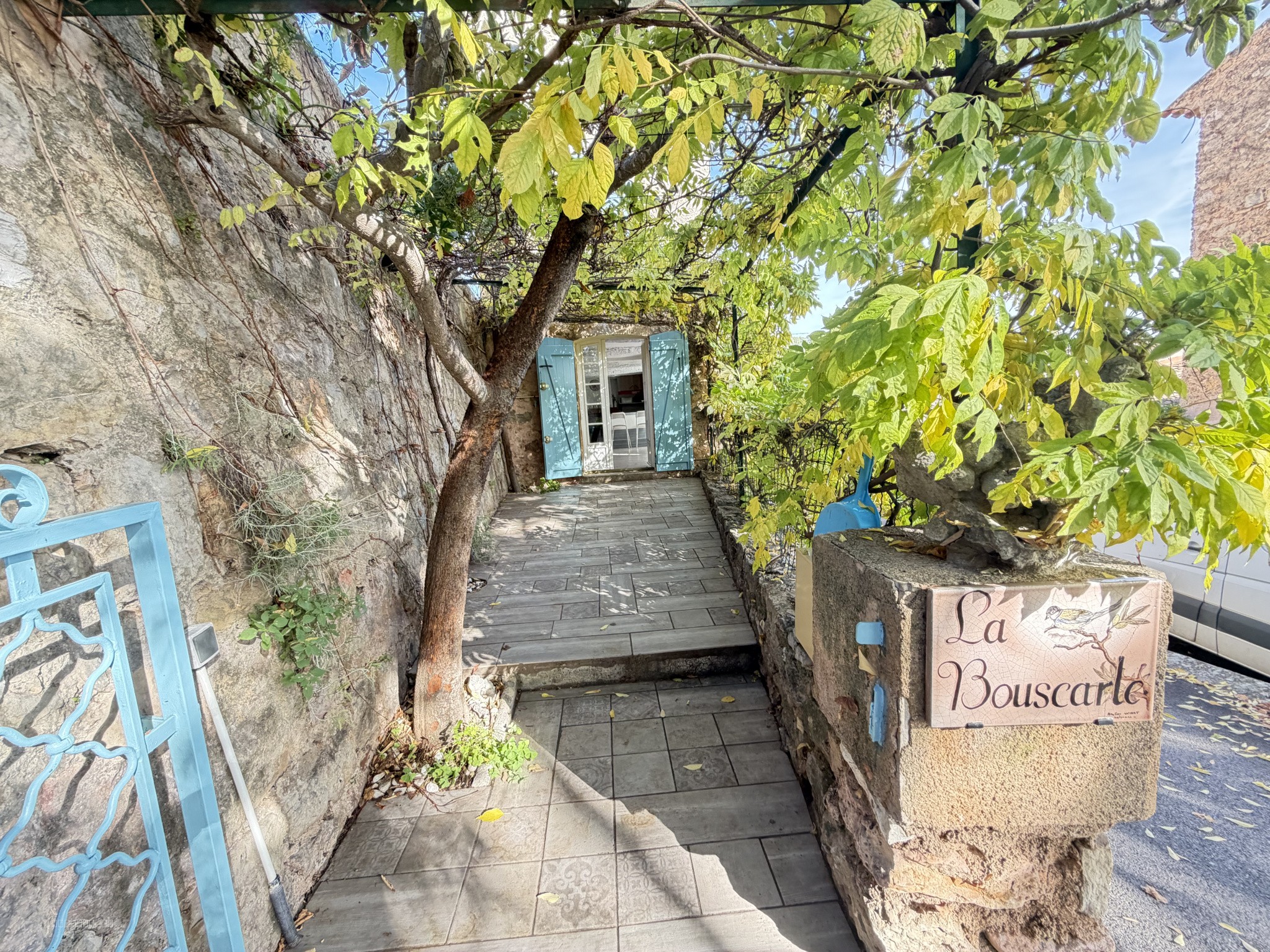 Villa à vendre à Regusse, 1 286 m², 5 pièces – photo 2 sur 19