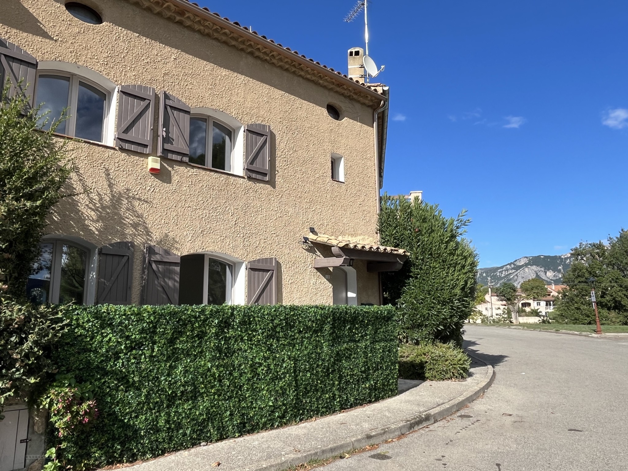 Maison à vendre à Les salles sur verdon, 158 m², 7 pièces – photo 2 sur 20