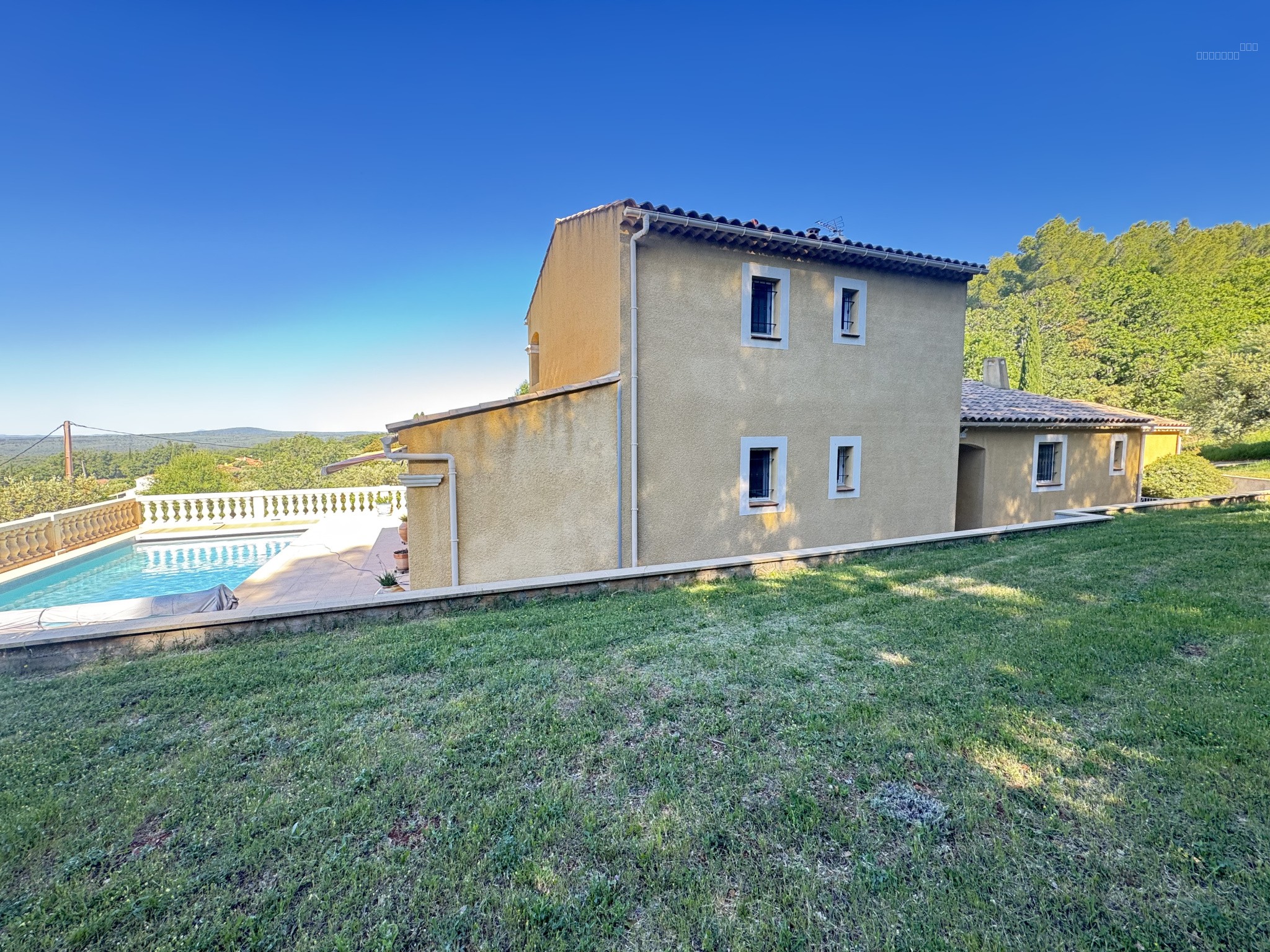 Villa à vendre à Aups, 135 m², 5 pièces – photo 3 sur 20