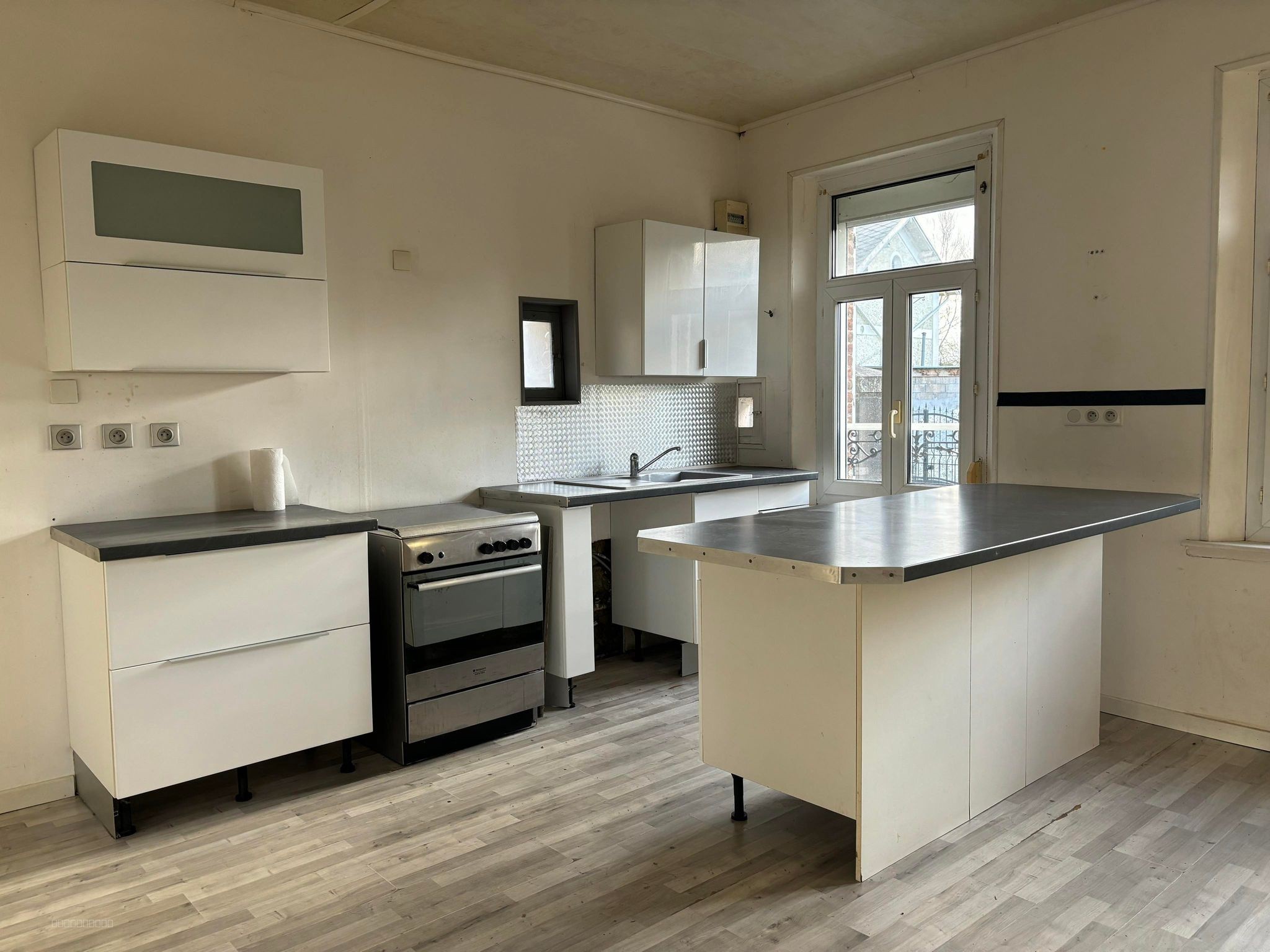 Maison à vendre à Nouvion, 757 m², 3 pièces – photo 2 sur 9