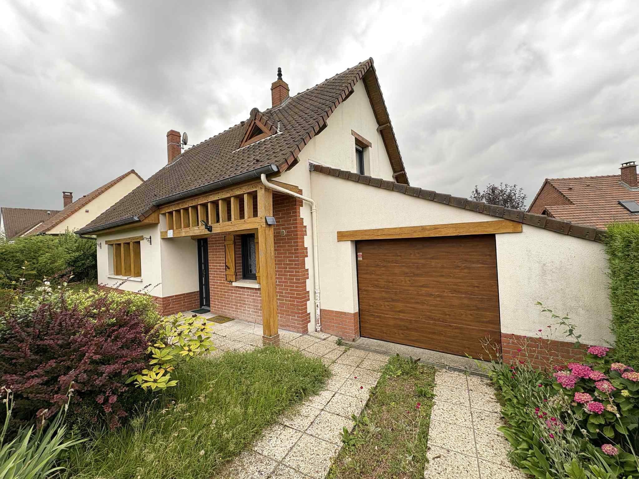 Maison à vendre à Abbeville, 398 m², 4 pièces – photo 1 sur 13