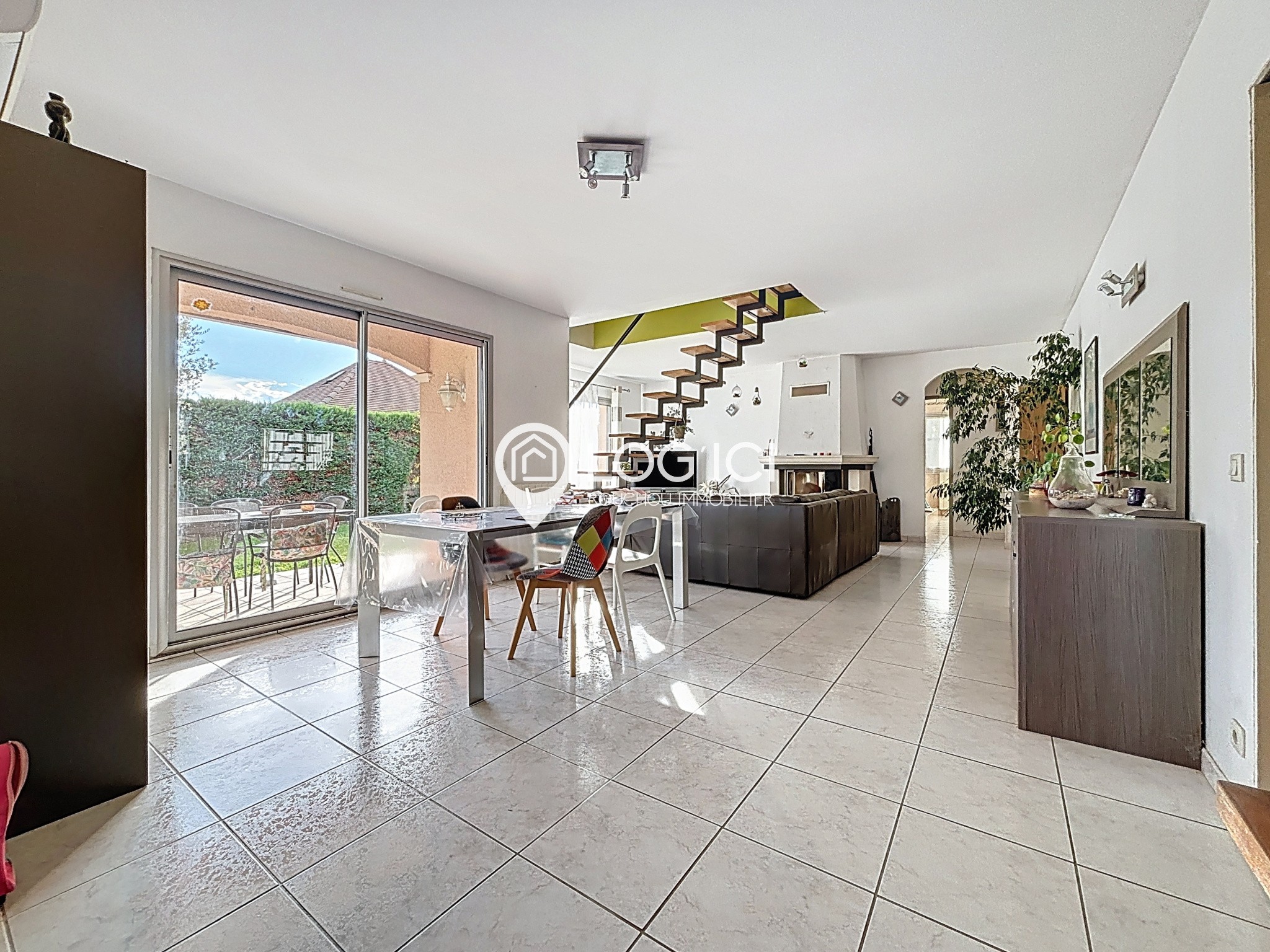Maison 145 m2 avec 4 ch, grand séjour, cuisine ouverte et double garage — photo 8
