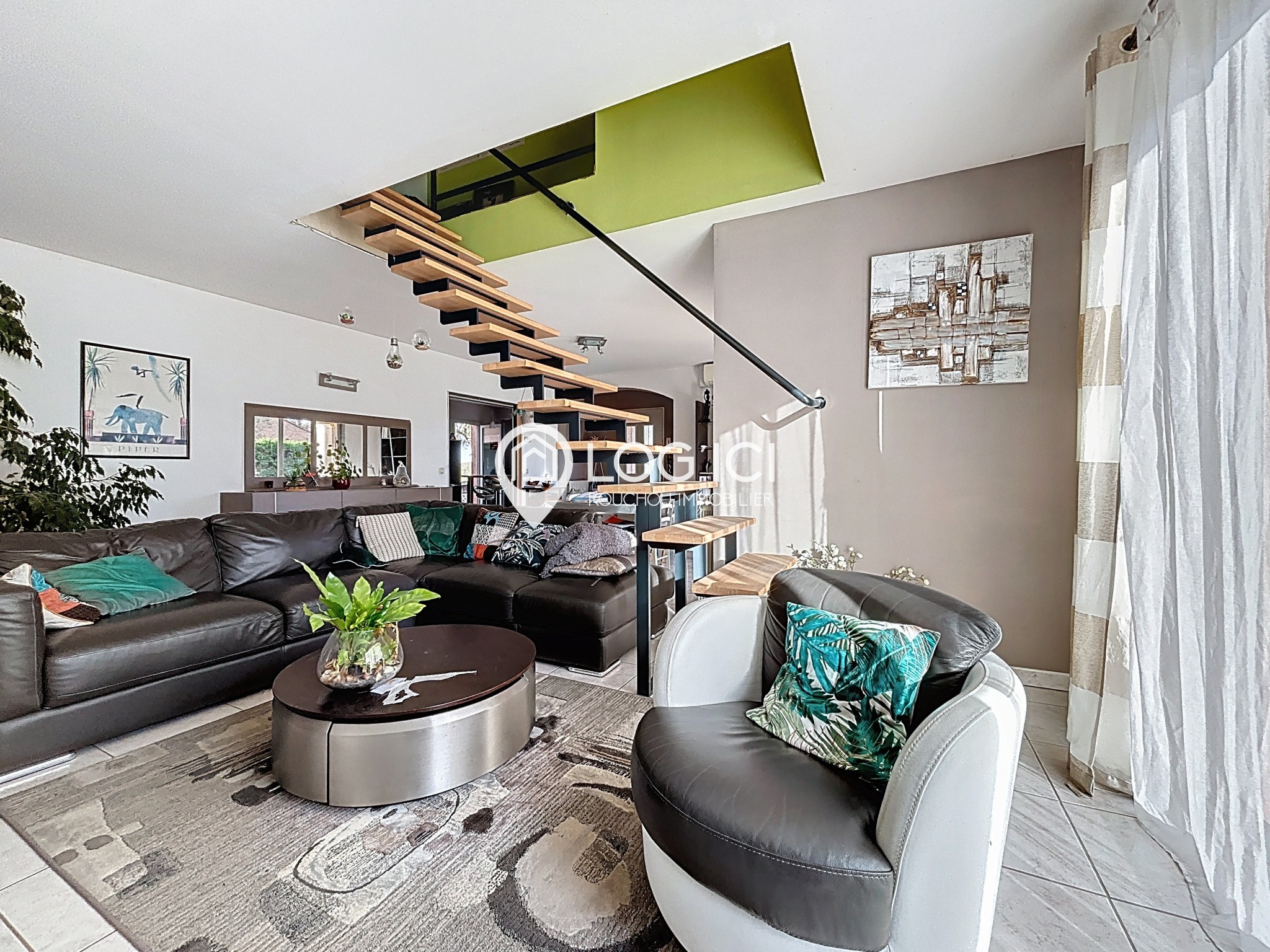 Maison 145 m2 avec 4 ch, grand séjour, cuisine ouverte et double garage — photo 4
