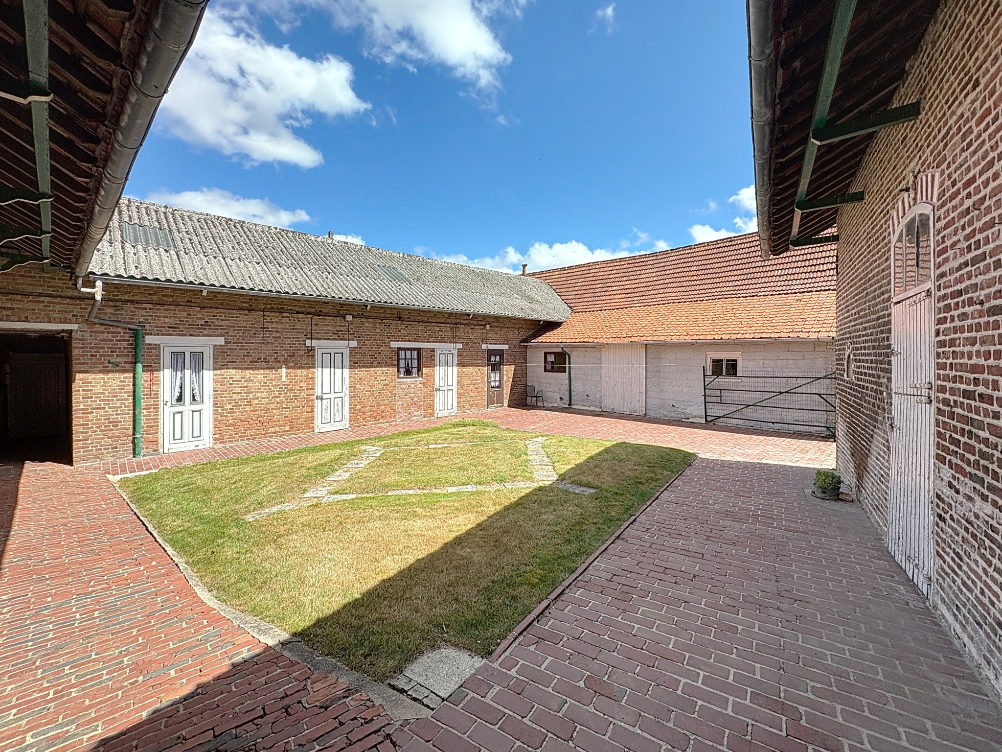Ferme à vendre à Erquinghem lys, 16 m², 5 pièces – photo 2 sur 12