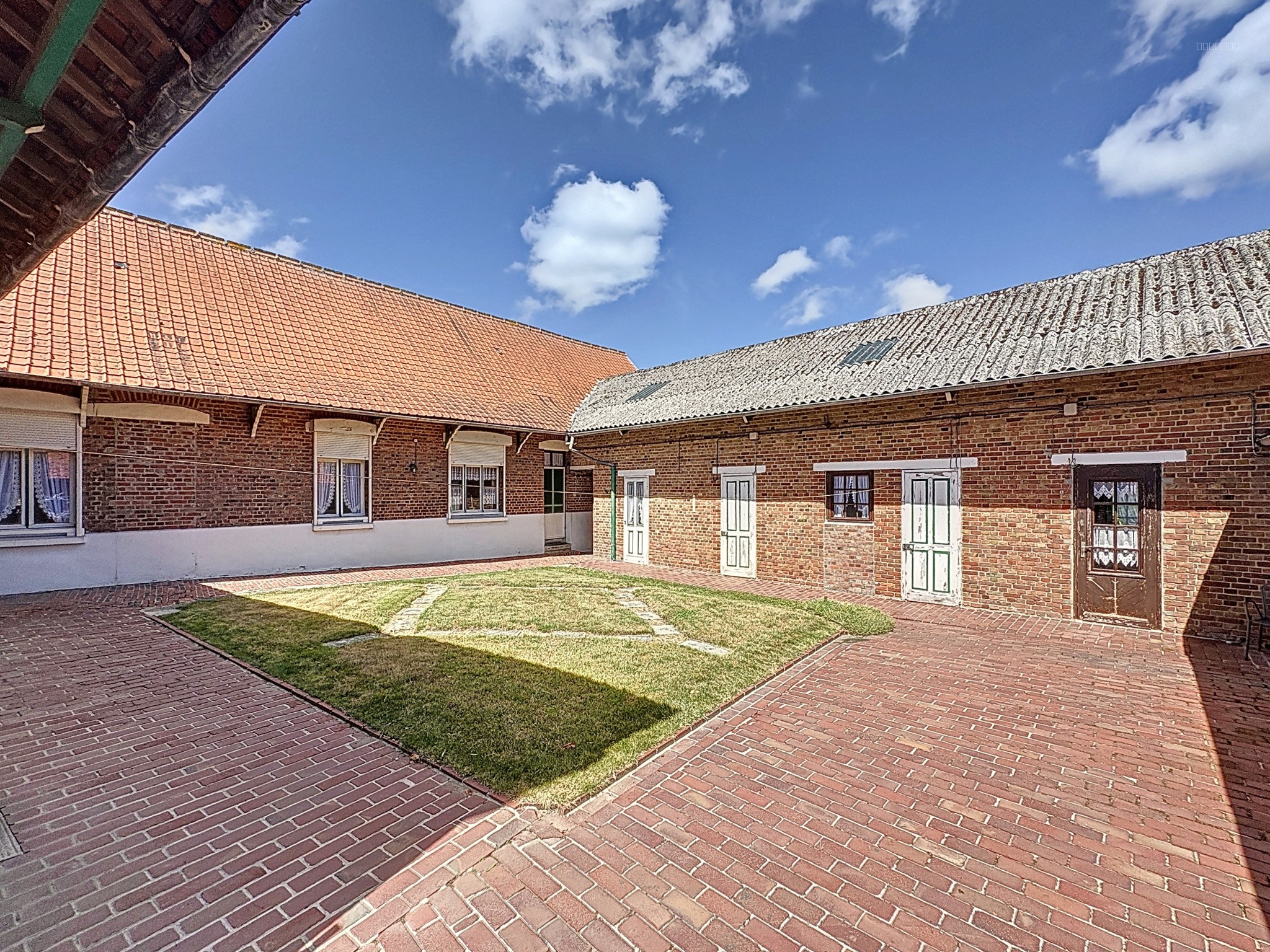 Ferme à vendre à Erquinghem lys, 16 m², 5 pièces – photo 1 sur 12