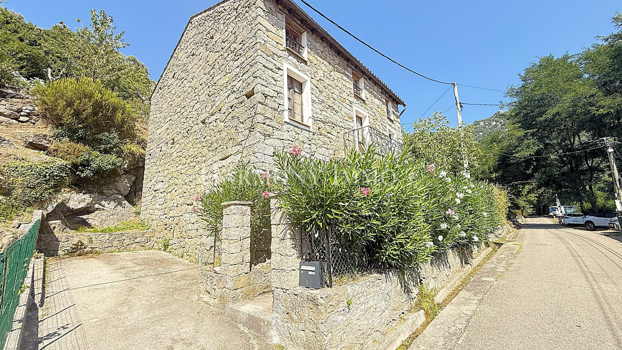 Maison à vendre à Rosazia, 152 m², 8 pièces – photo 2 sur 12