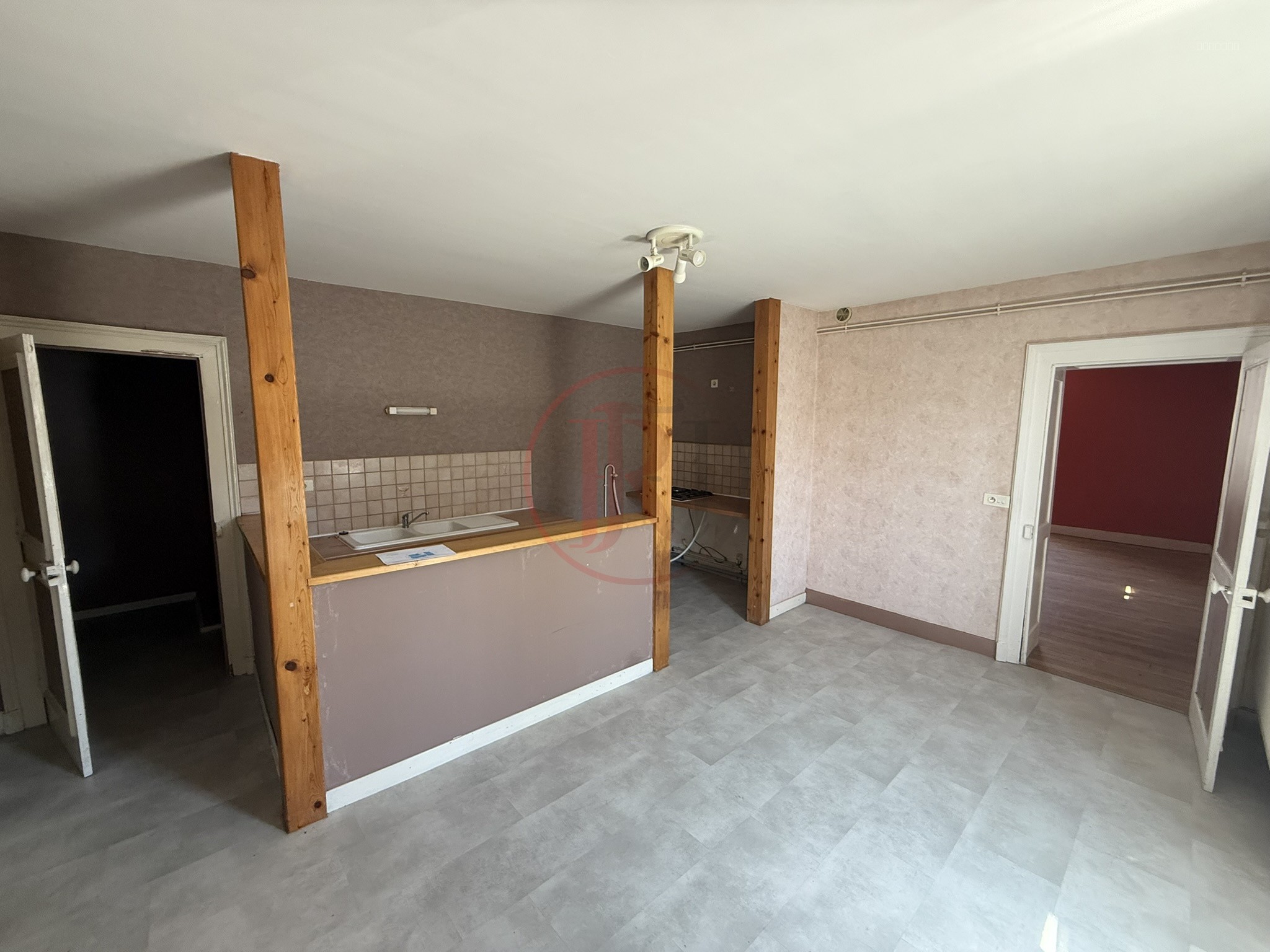 Appartement à vendre à Gray, 16,42 m², 5 pièces – photo 3 sur 10