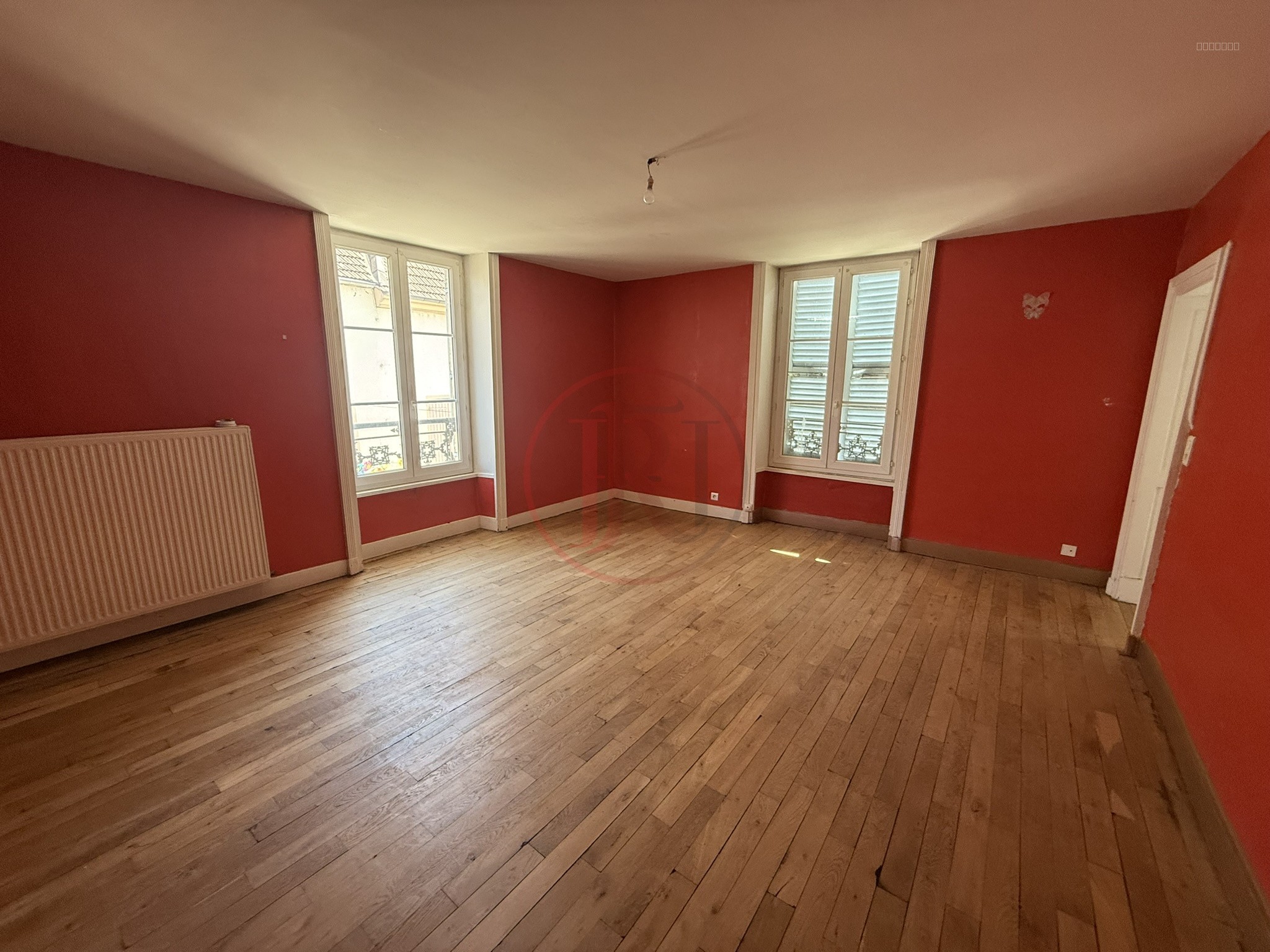 Appartement à vendre à Gray, 16,42 m², 5 pièces – photo 1 sur 10