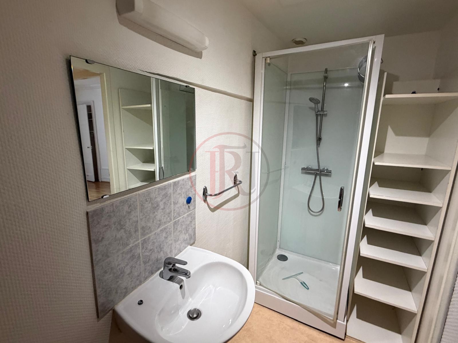 T2 de 42 m2 sur cour intérieur ! — photo 5