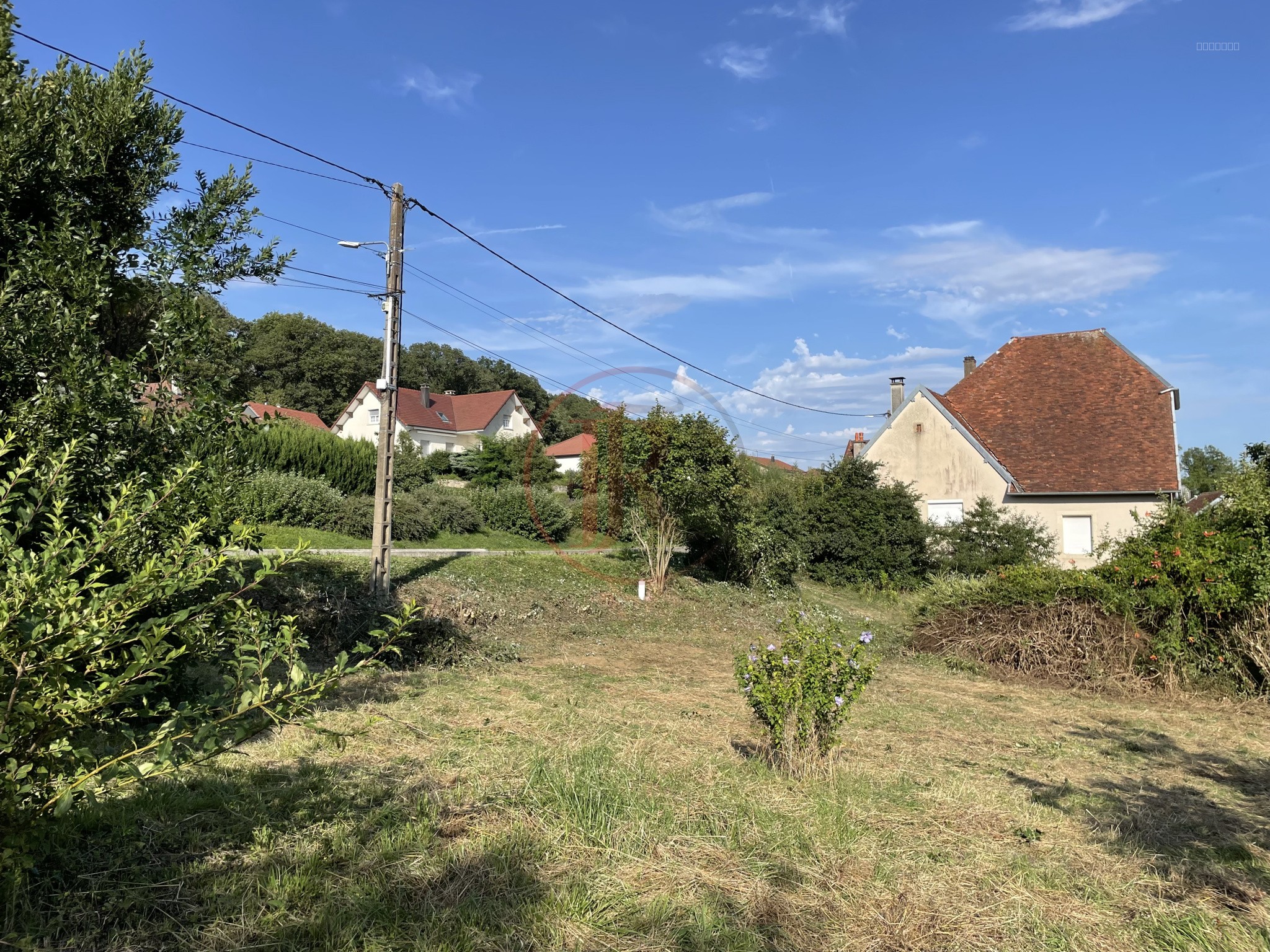 Bien immobilier à vendre à Audeux, 580 m² – photo 1 sur 2
