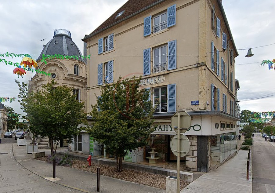 Local commercial à vendre à Gray, 161,53 m² – photo 1 sur 1