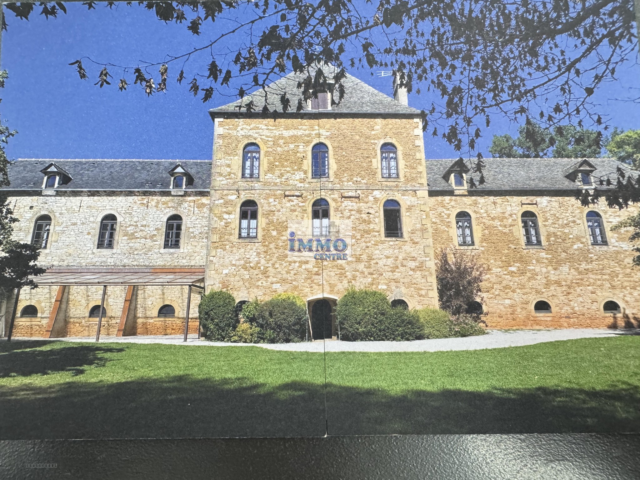Maison à vendre à Rodelle, 1 100 m², 60 pièces – photo 2 sur 12