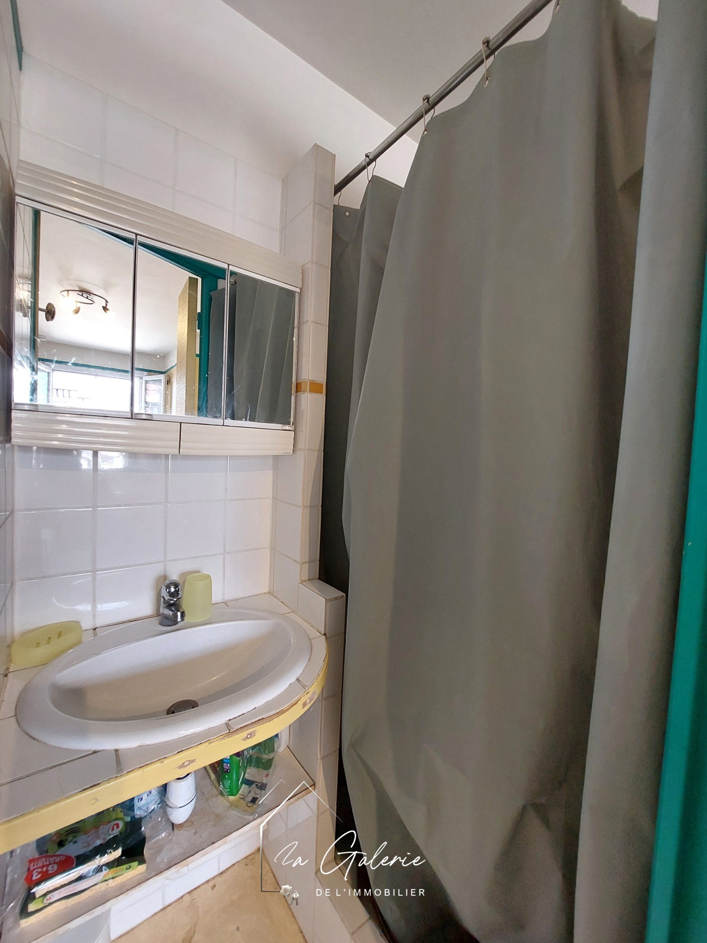 DEUX CHAMBRES DE BONNE — photo 5