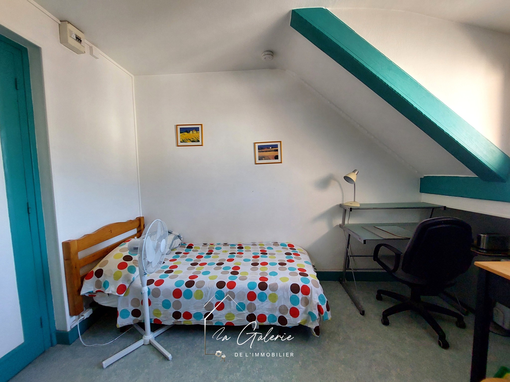 DEUX CHAMBRES DE BONNE — photo 4