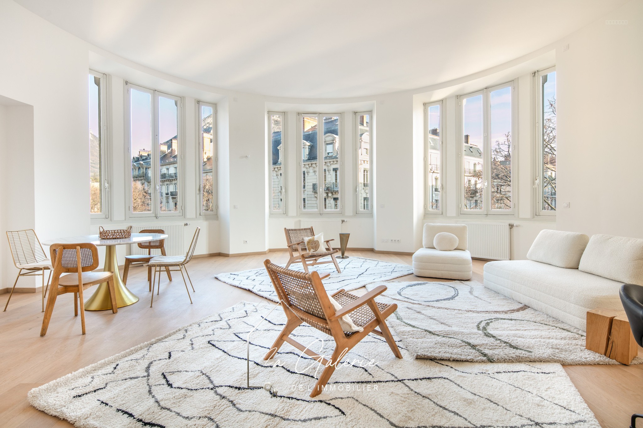 Appartement à vendre à Grenoble, 146 m², 4 pièces – photo 1 sur 7