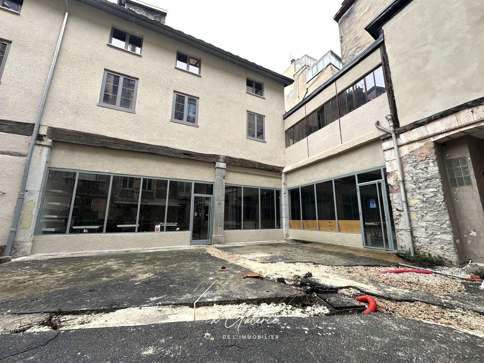Appartement à vendre à Grenoble, 120 m², 4 pièces – photo 1 sur 2