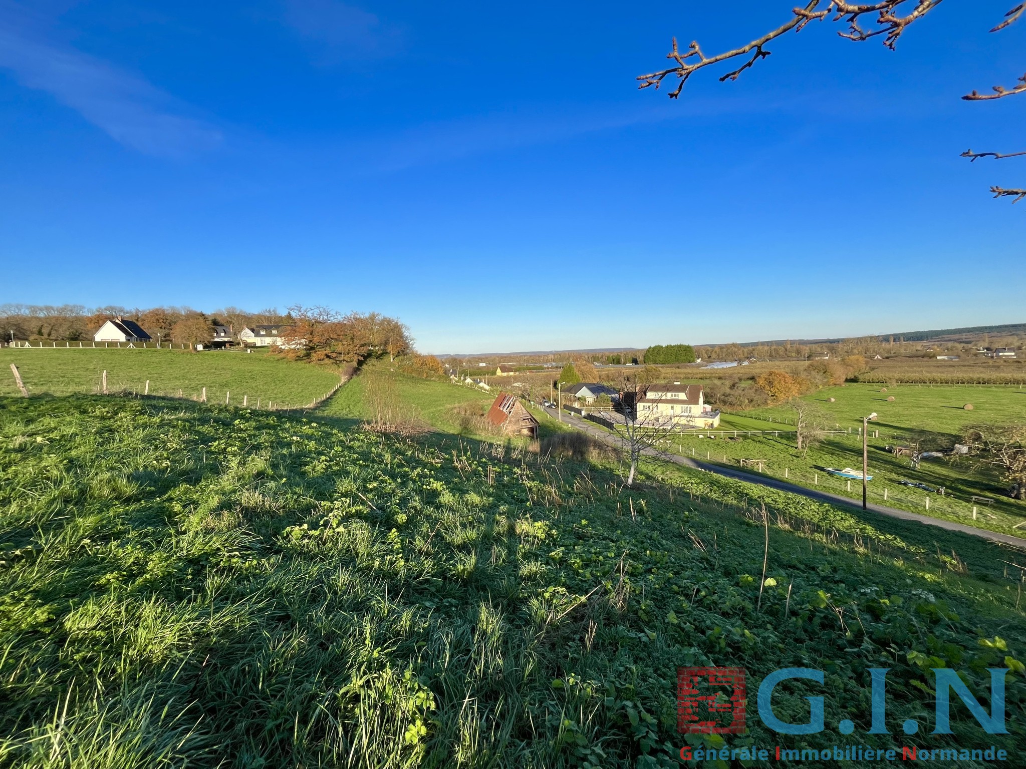 Bien immobilier à vendre à Le mesnil sous jumieges, 997 m² – photo 2 sur 3