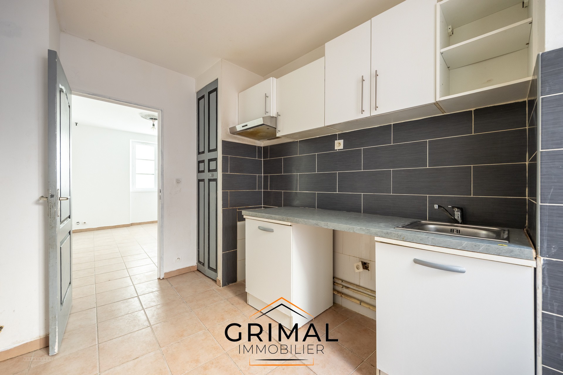 Appartement T2   38,77 m2  3ème étage   Proche Vieux-Port & Gare Saint-Charles — photo 4
