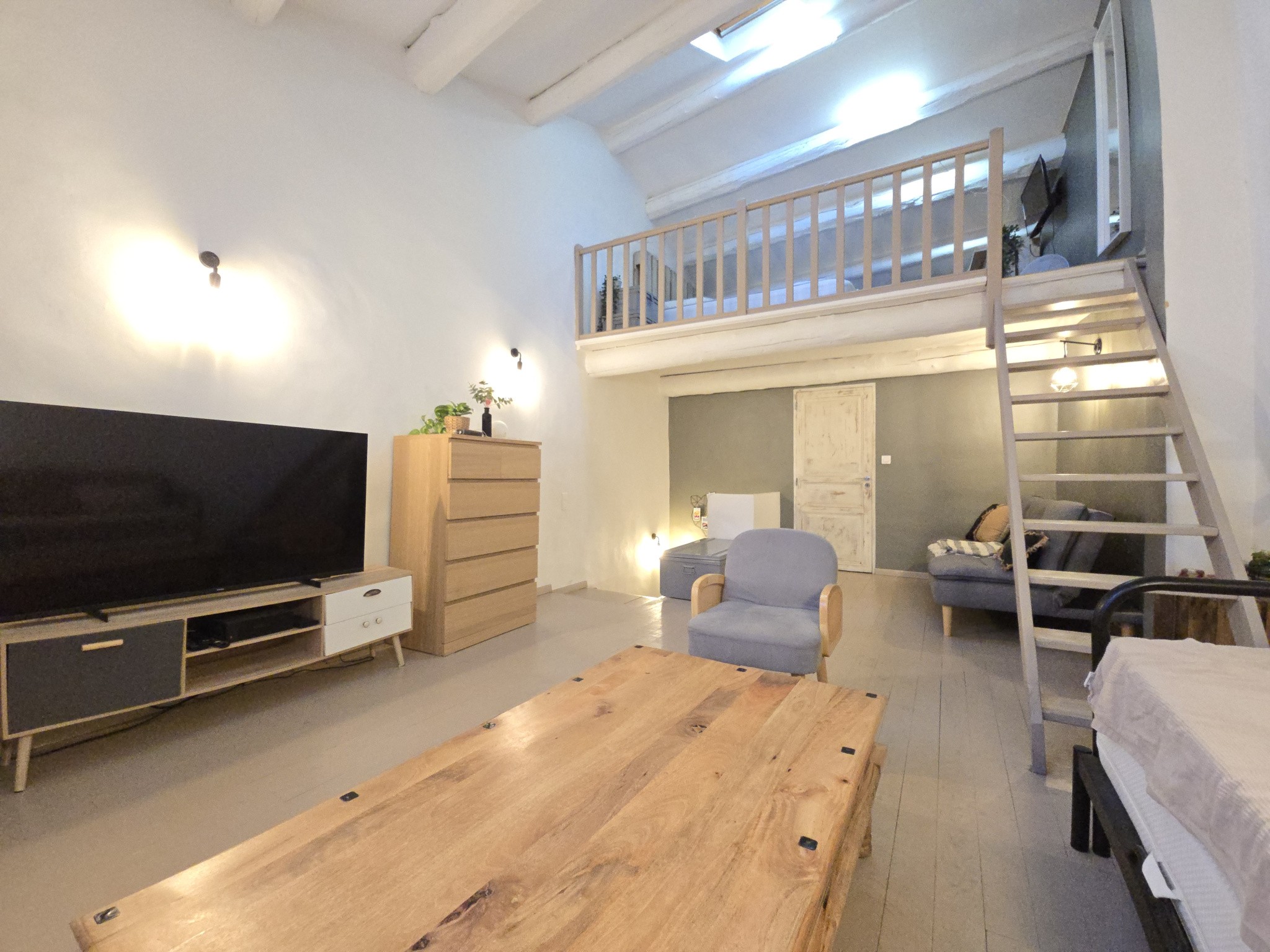 Bien immobilier à louer à Avignon, 62 m², 2 pièces – photo 1 sur 13