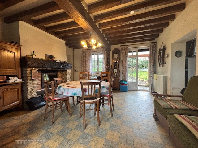 Maison à vendre à Breteuil, 642 m², 5 pièces – photo 2 sur 14