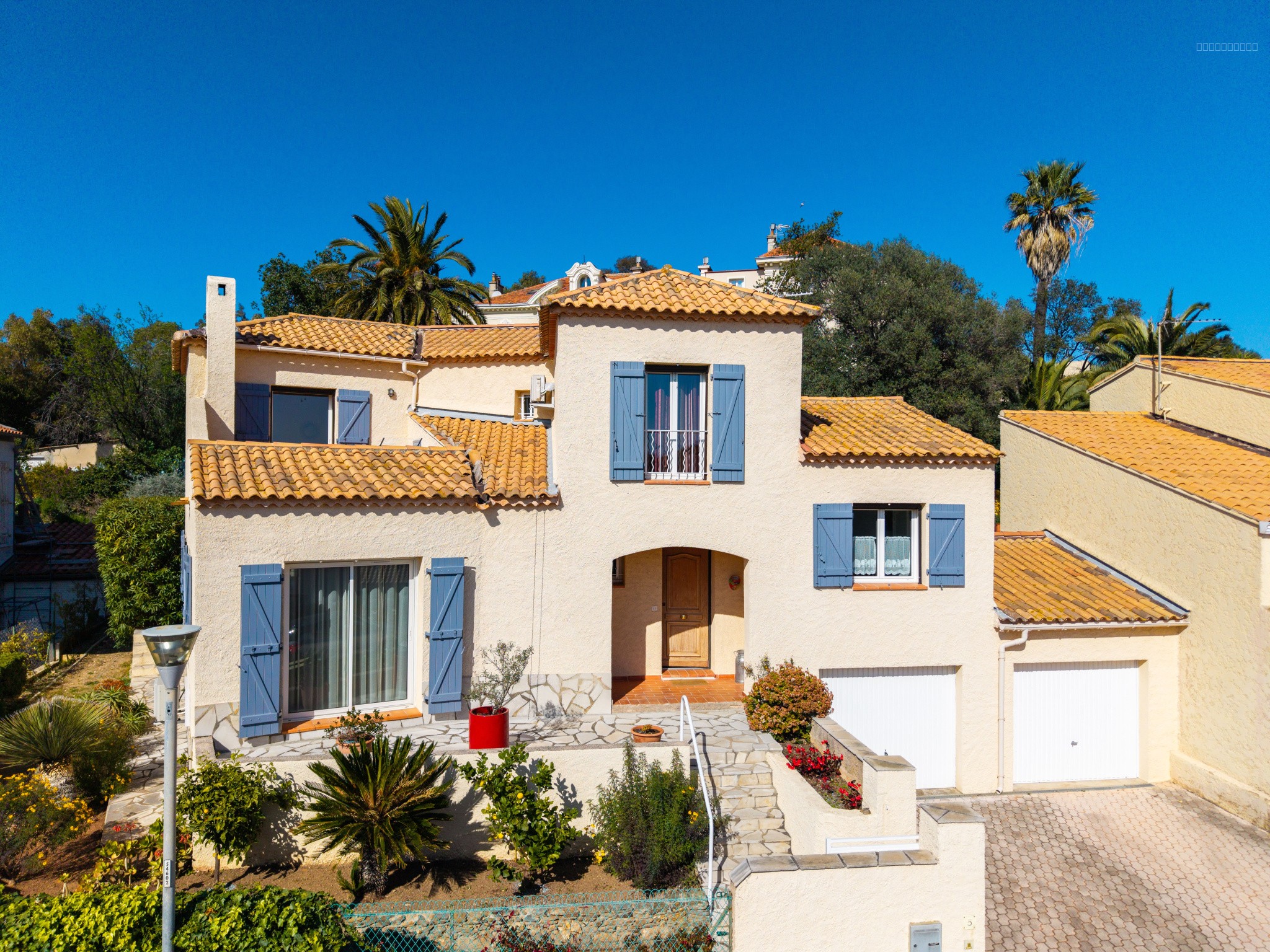 Maison de 6 pièces (135 m2) à HYERES — photo 1