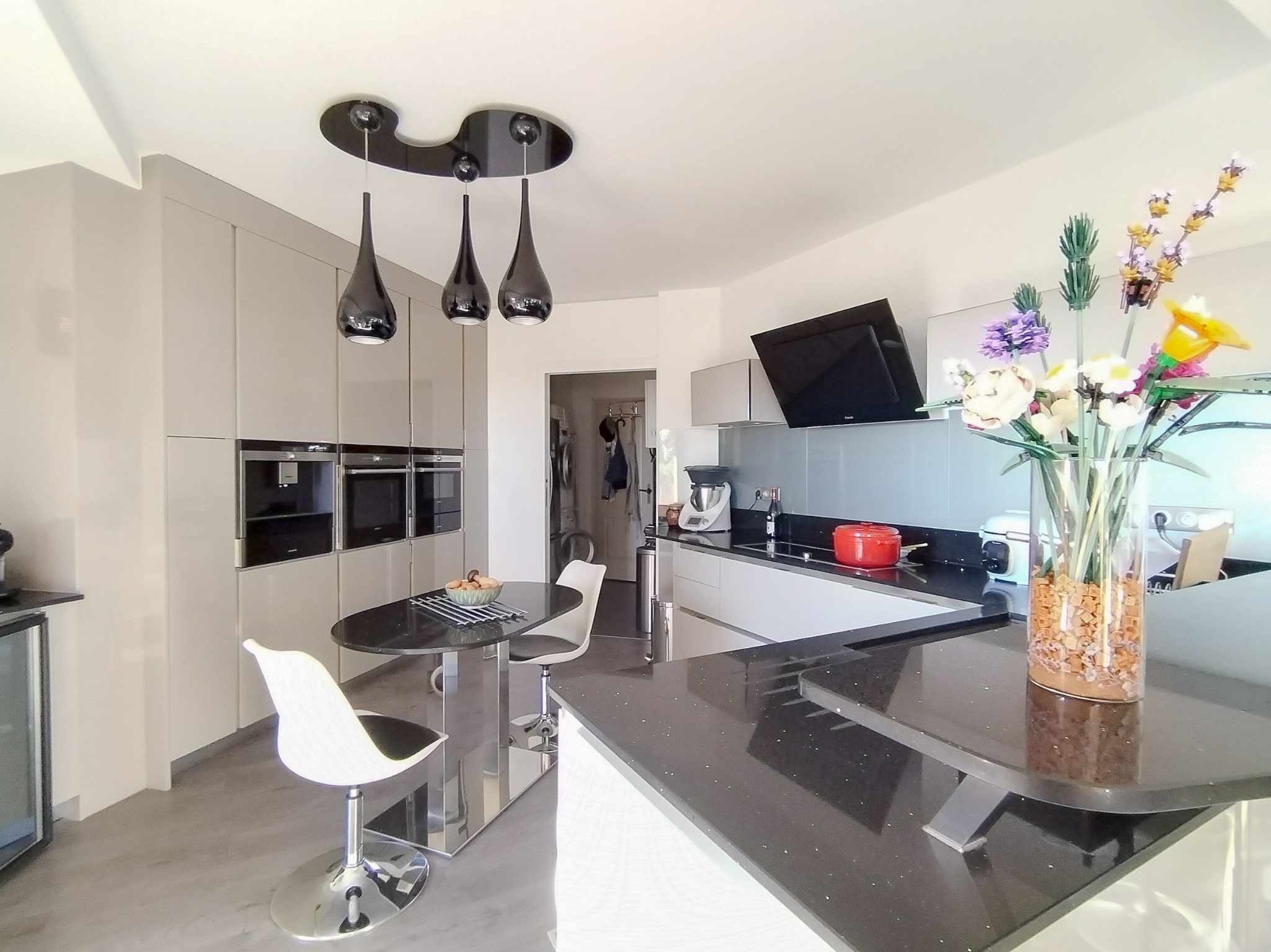 Appartement à vendre à Carqueiranne, 1 238 m², 5 pièces – photo 3 sur 8