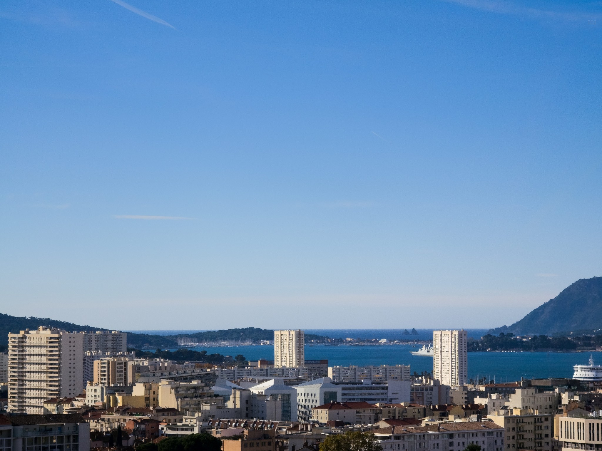 Appartement à vendre à Toulon, 145 m², 1 pièce – photo 1 sur 6