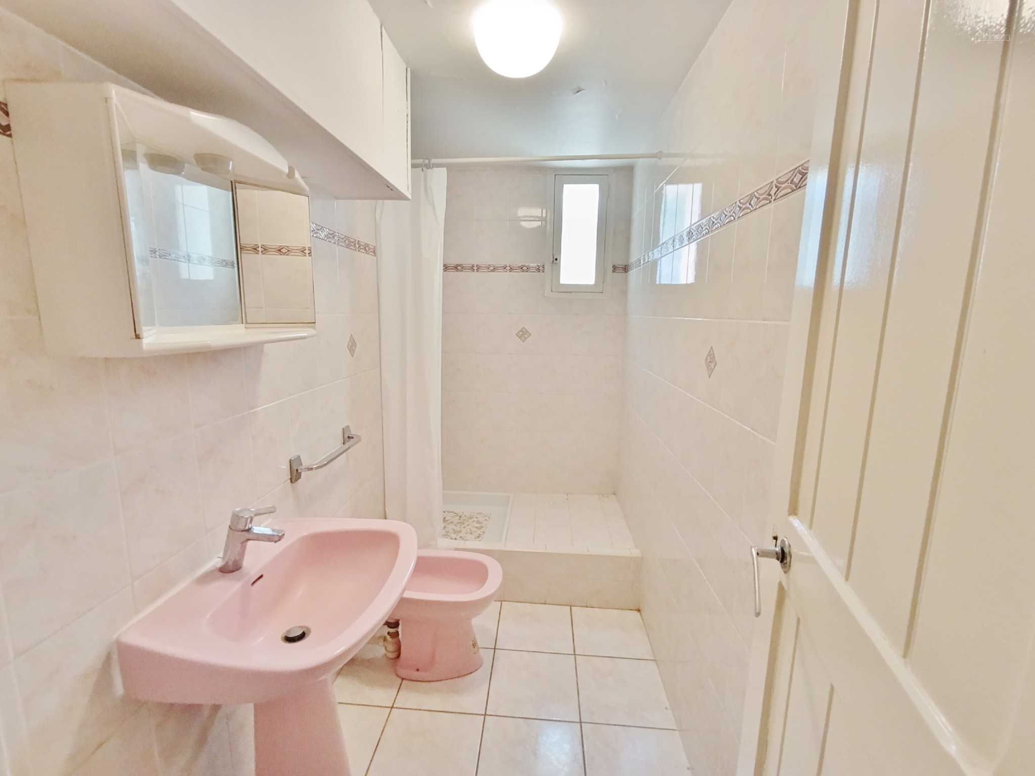VILLA proche CENTRE-VILLE - FORT POTENTIEL — photo 17