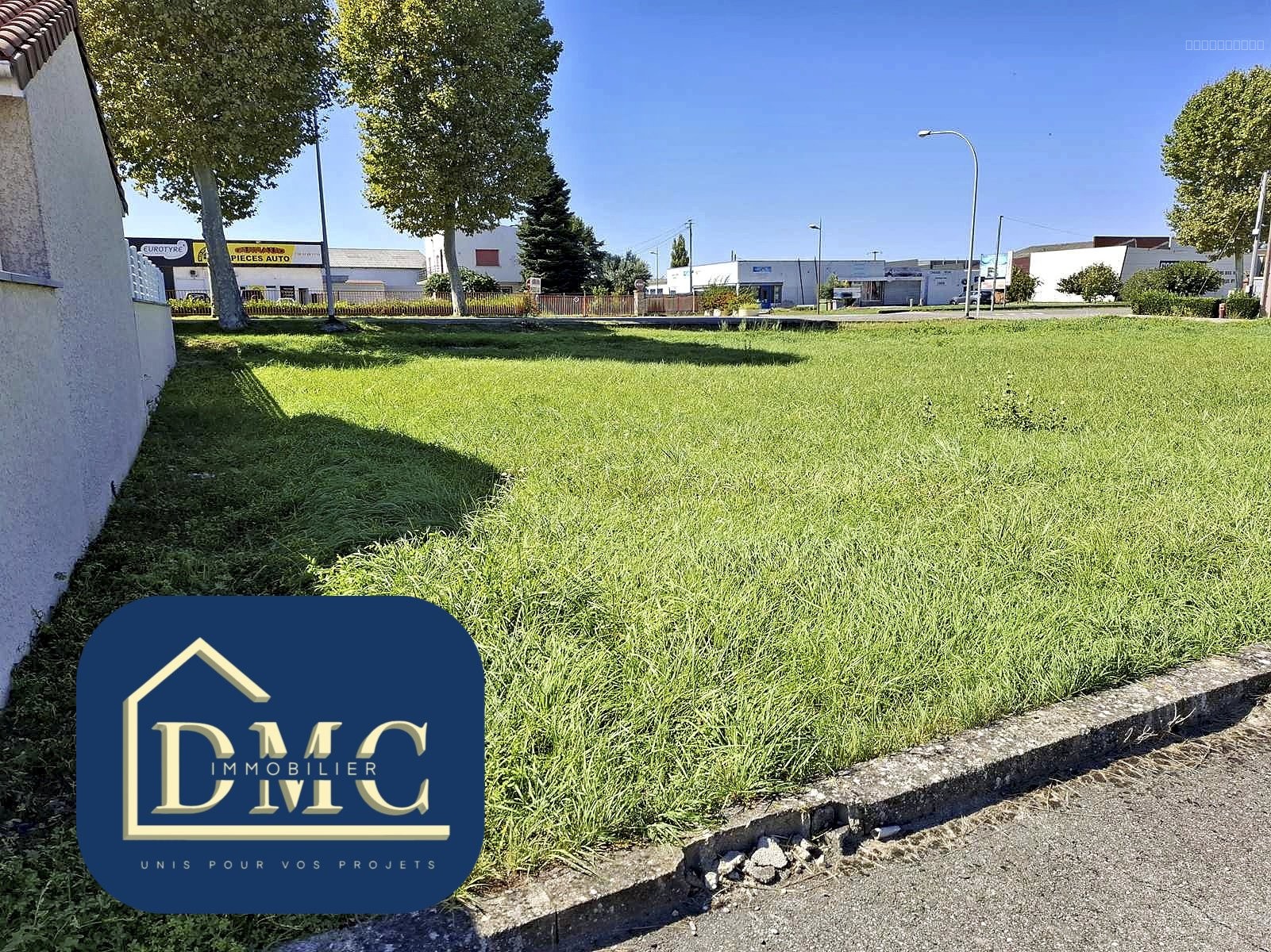 Terrain constructible à vendre à Saverdun, 500 m² – photo 1 sur 4
