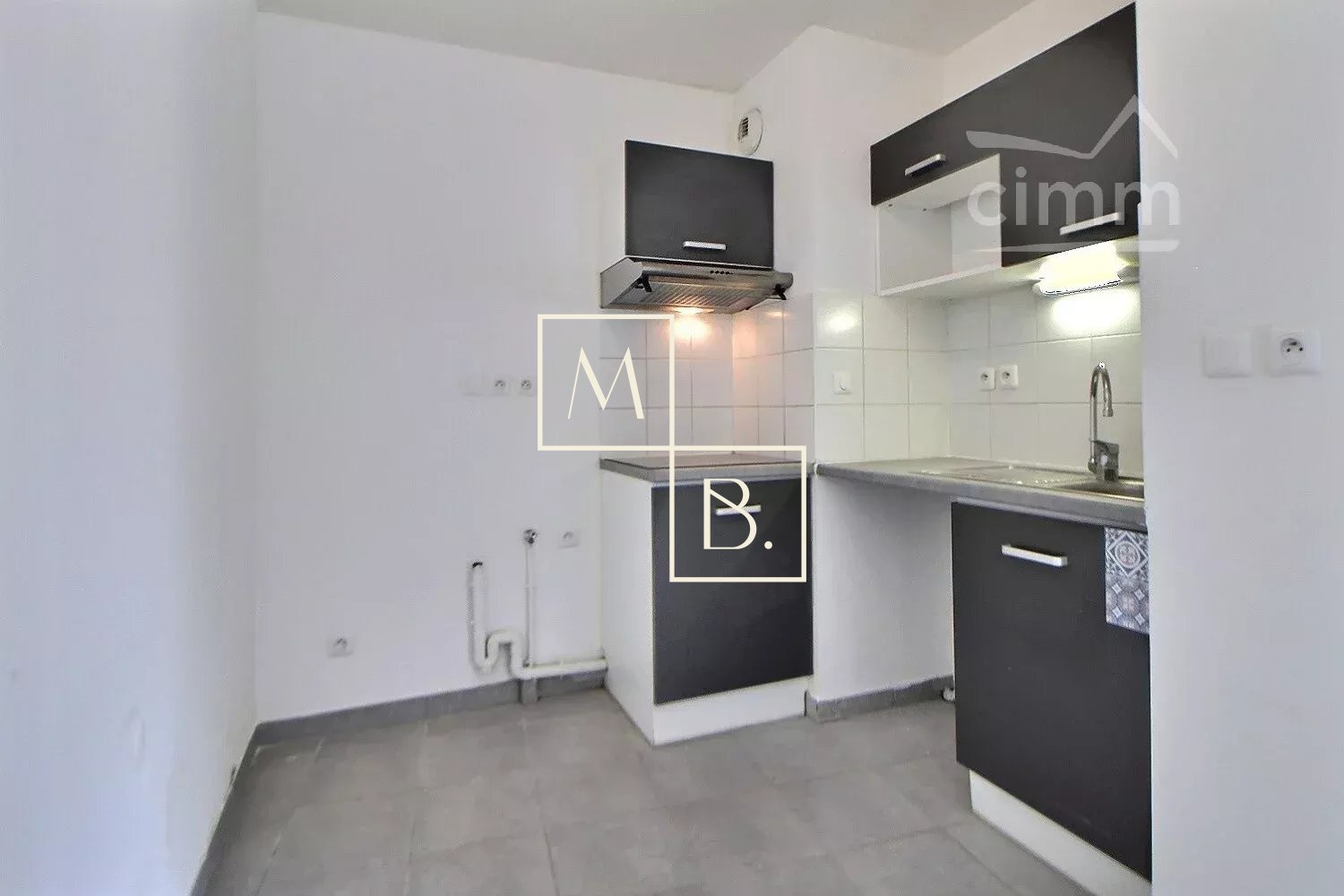 A LOUER - MONTPELLIER Antigone/Rives du Lez T2 24,99 m2 avec balcon et parking — photo 3