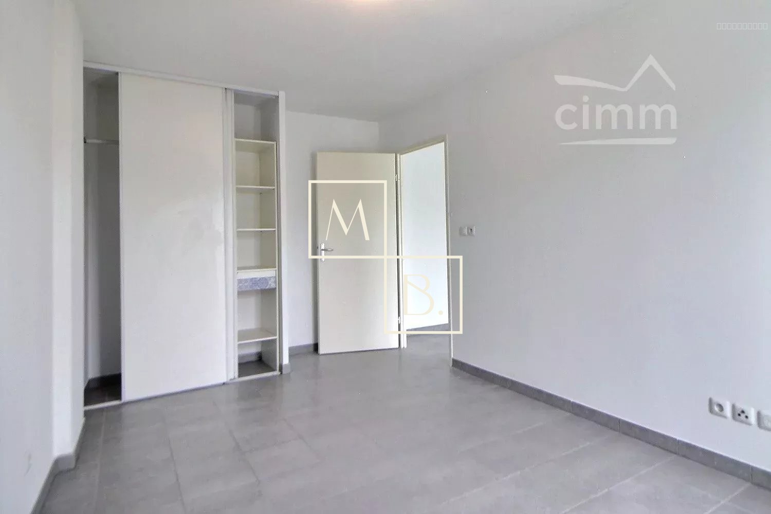 A LOUER - MONTPELLIER Antigone/Rives du Lez T2 24,99 m2 avec balcon et parking — photo 5