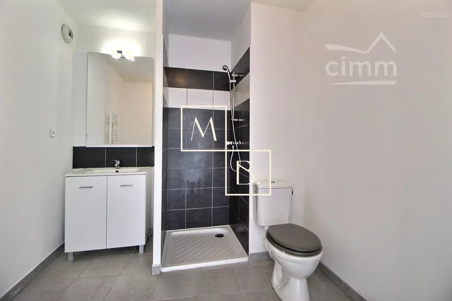A LOUER - MONTPELLIER Antigone/Rives du Lez T2 24,99 m2 avec balcon et parking — photo 7
