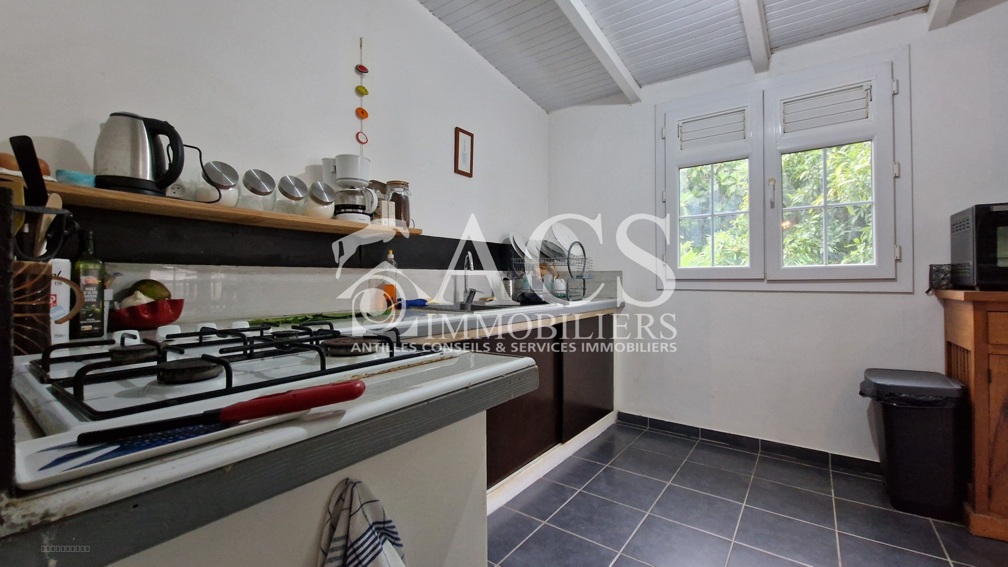 Appartement à vendre à Case pilote, 820 m², 3 pièces – photo 2 sur 4