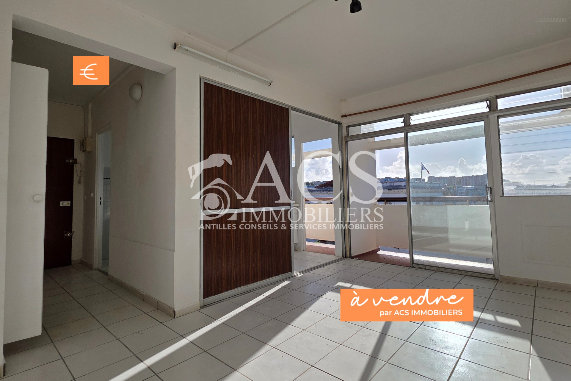 Appartement à vendre à Fort de france, 377 m², 2 pièces – photo 1 sur 4