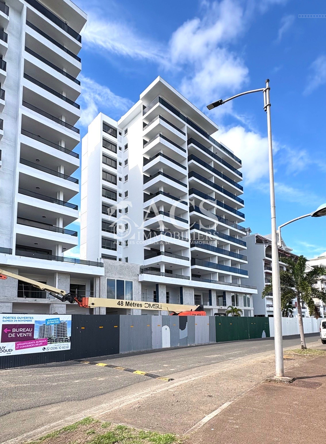 Maison à vendre à Fort de france, 445 m², 5 pièces – photo 1 sur 4