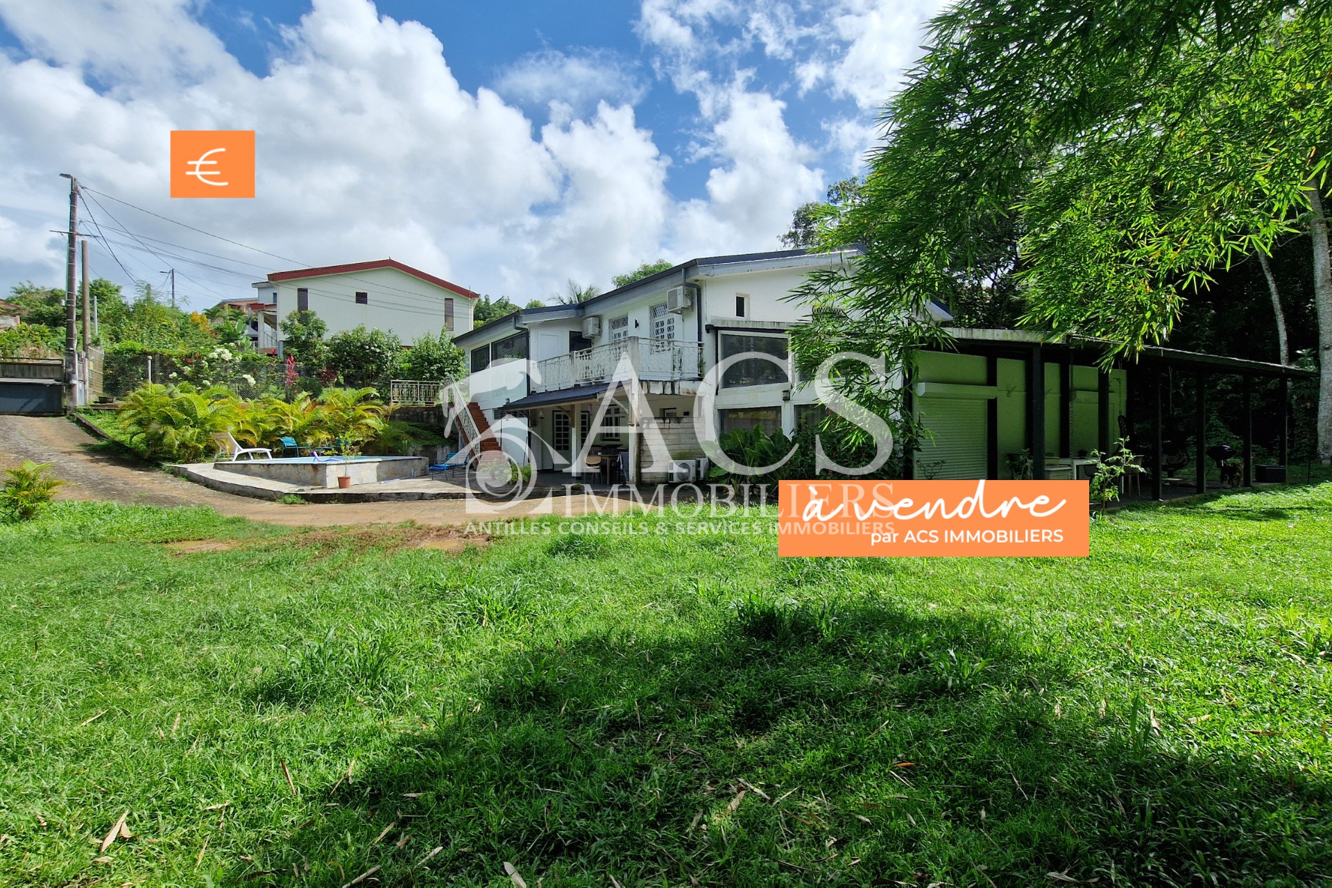 Maison à vendre à Fort de france, 476 m², 11 pièces – photo 1 sur 5