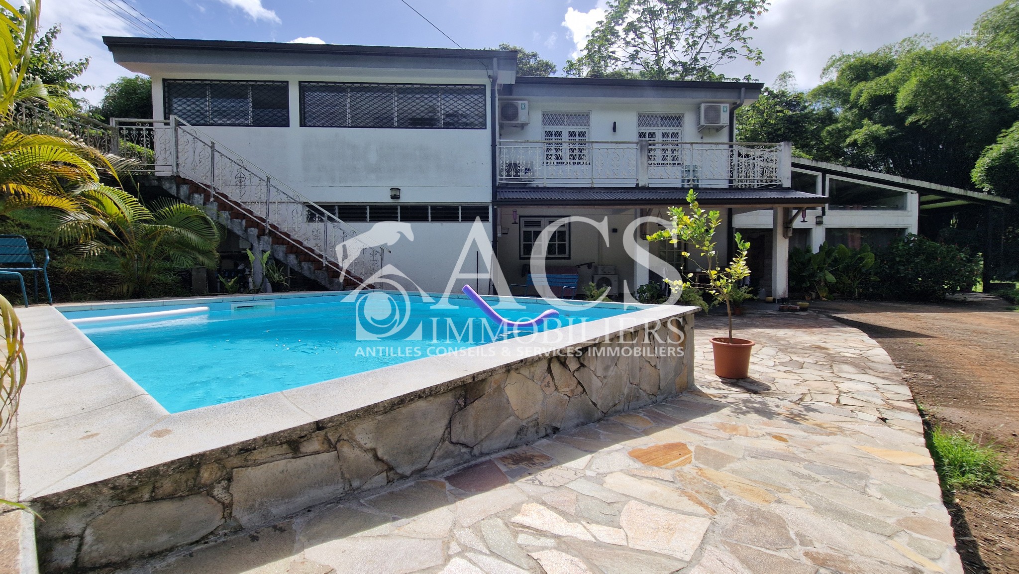 Maison à vendre à Fort de france, 476 m², 11 pièces – photo 3 sur 5