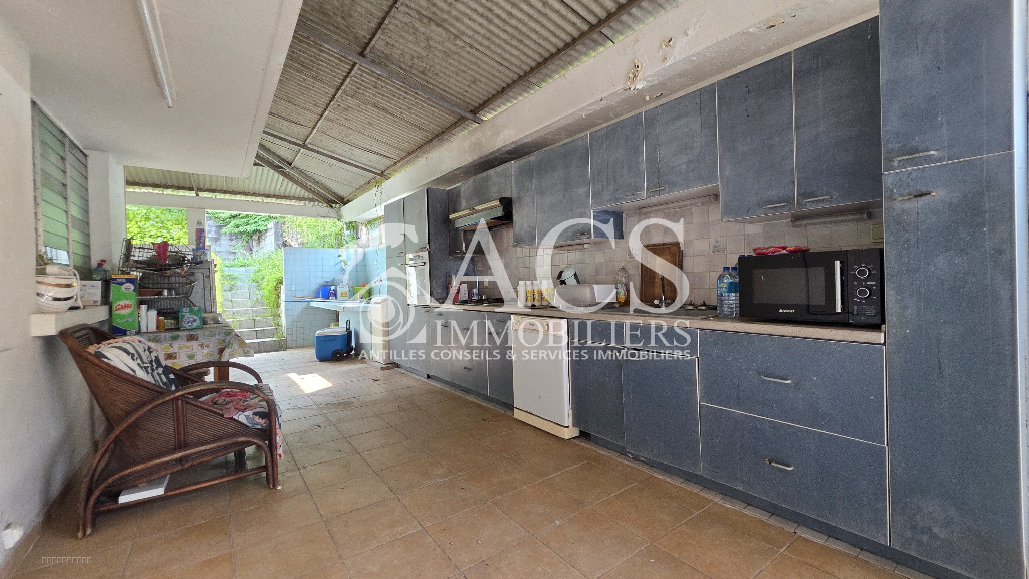 Maison à vendre à Fort de france, 1 381 m², 5 pièces – photo 2 sur 4