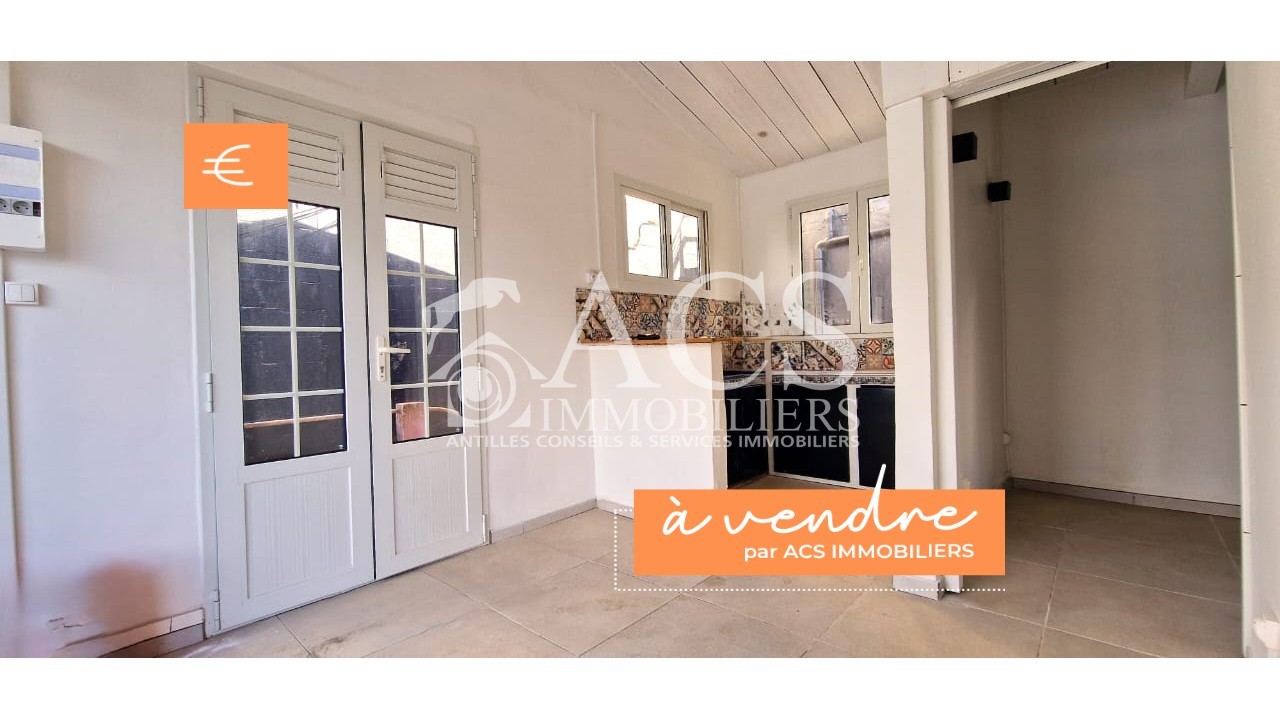 Maison à vendre à Schoelcher, 164 m², 8 pièces – photo 1 sur 6