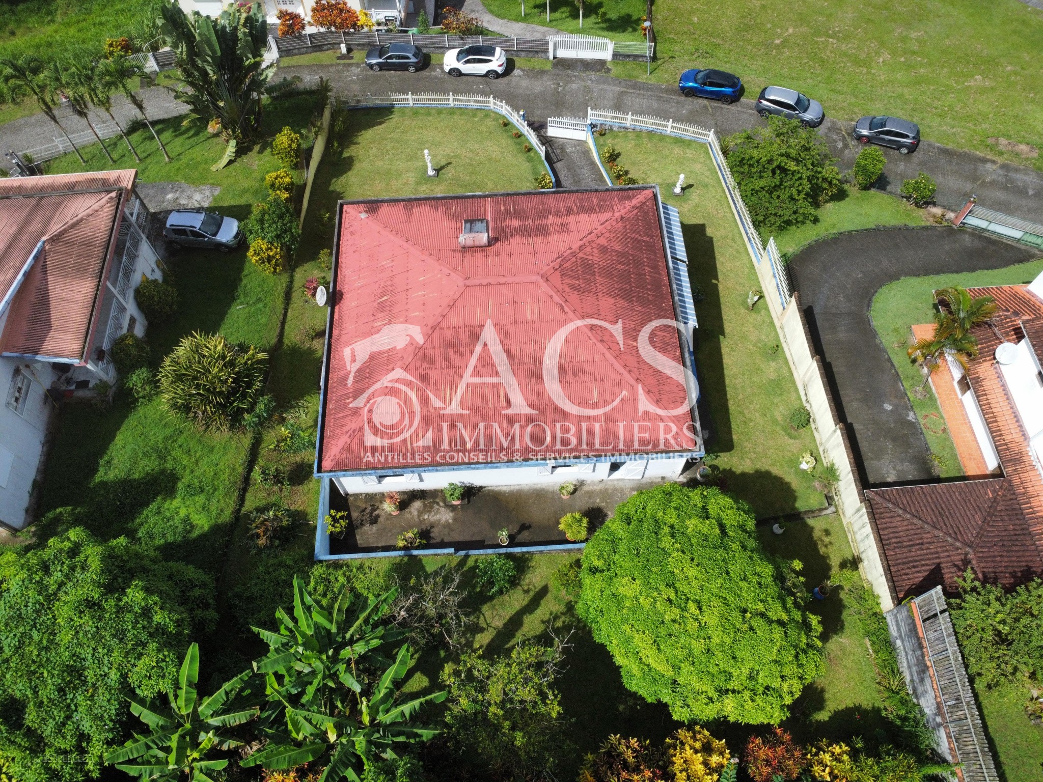 Maison à vendre à St joseph, 574 m², 5 pièces – photo 2 sur 5