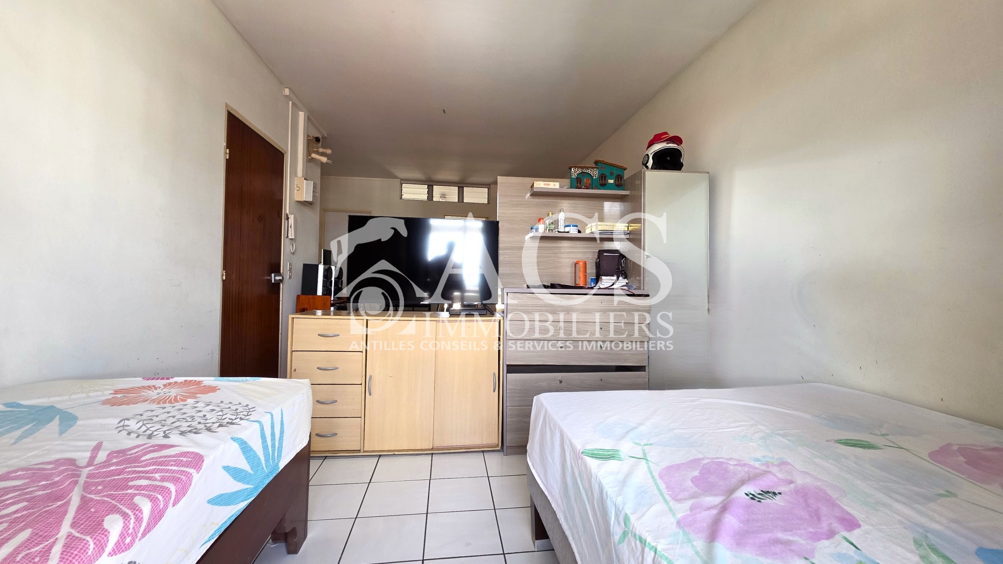Studio à vendre à Fort de france, 809 m², 1 pièce – photo 2 sur 4