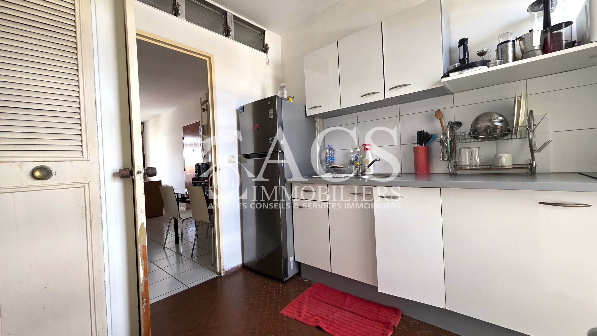 Studio à vendre à Fort de france, 809 m², 1 pièce – photo 3 sur 4