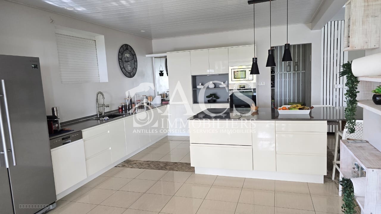 Villa à vendre à Le marin, 26,15 m², 8 pièces – photo 2 sur 12
