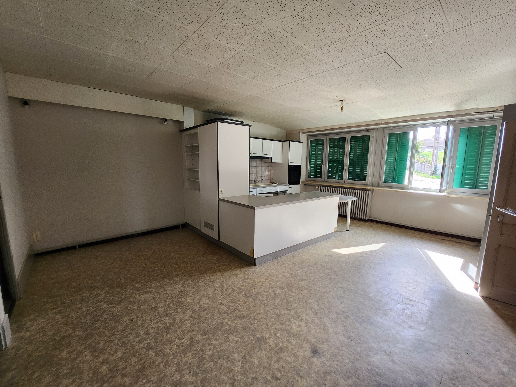 Maison à vendre à Balbigny, 150 m², 9 pièces – photo 2 sur 6
