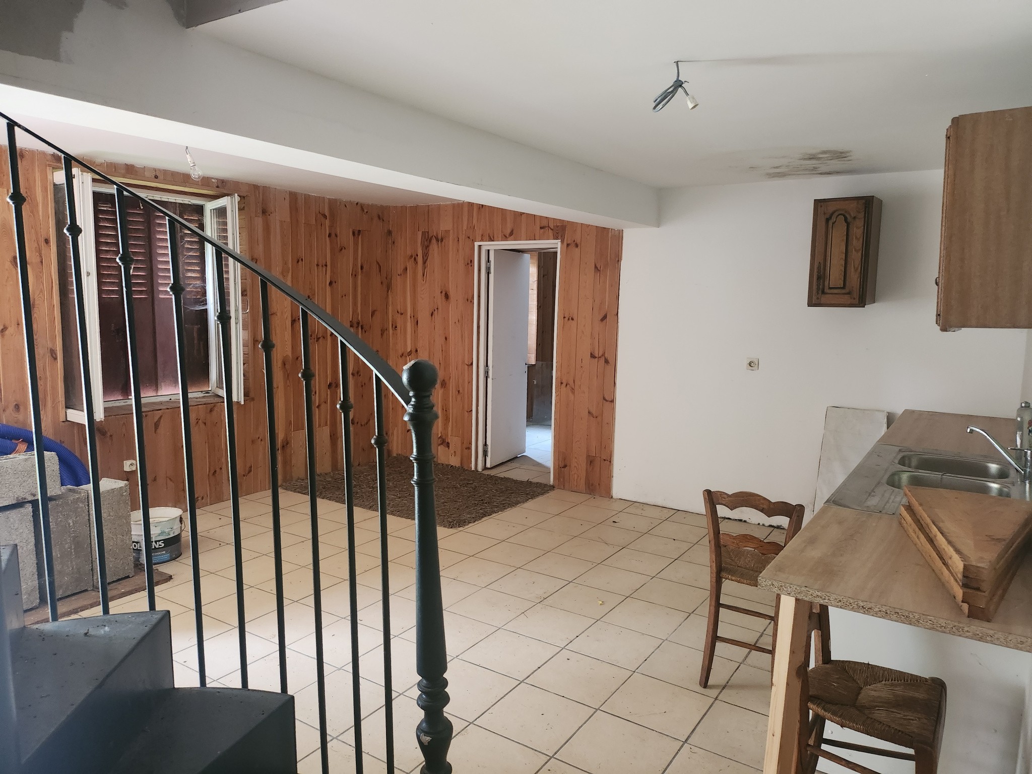 Maison à vendre à Balbigny, 150 m², 10 pièces – photo 2 sur 3