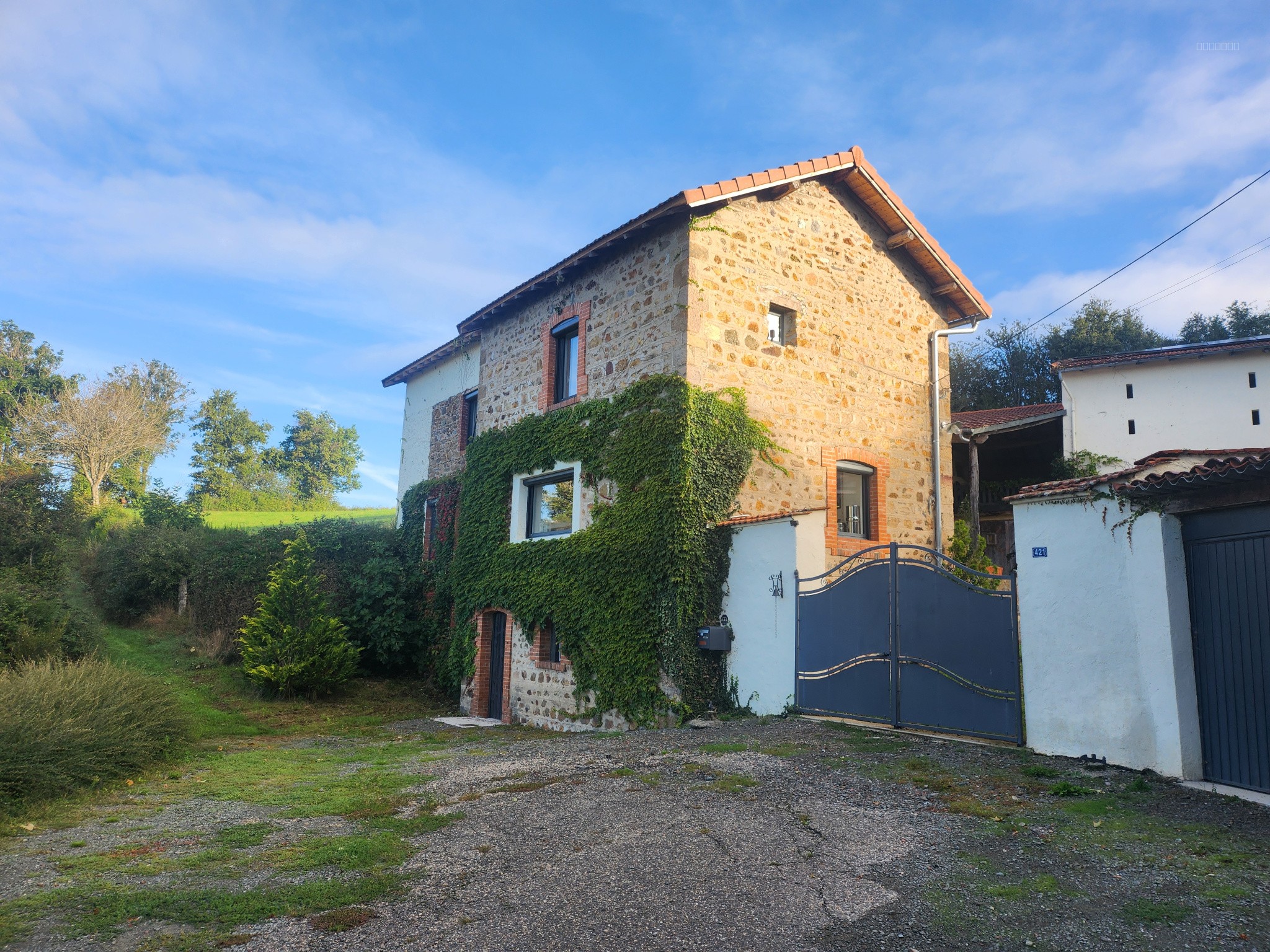 Ferme à vendre à Balbigny, 100 m², 7 pièces – photo 1 sur 8