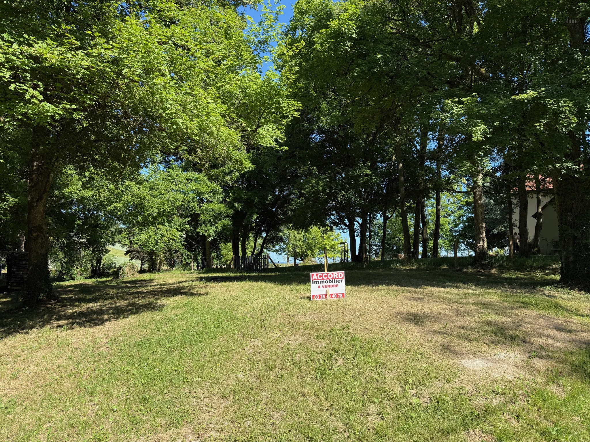 Terrain à vendre à Javernant, 880 m² – photo 1 sur 4