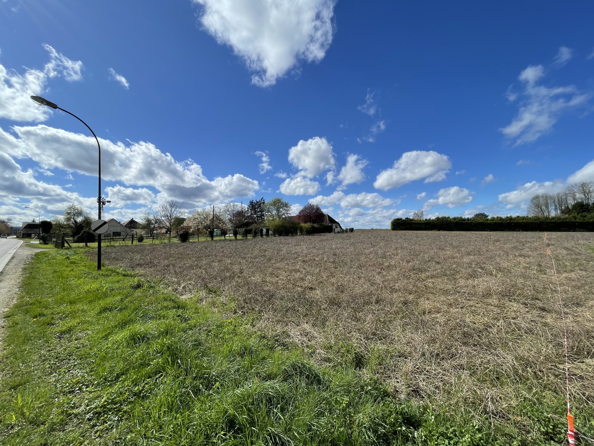 Bien immobilier à vendre à Villemereuil, 3 600 m² – photo 1 sur 1