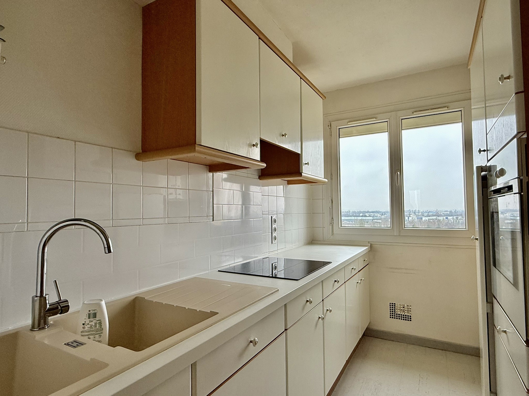 Appartement à vendre à La chapelle st luc, 60,69 m², 4 pièces – photo 2 sur 8