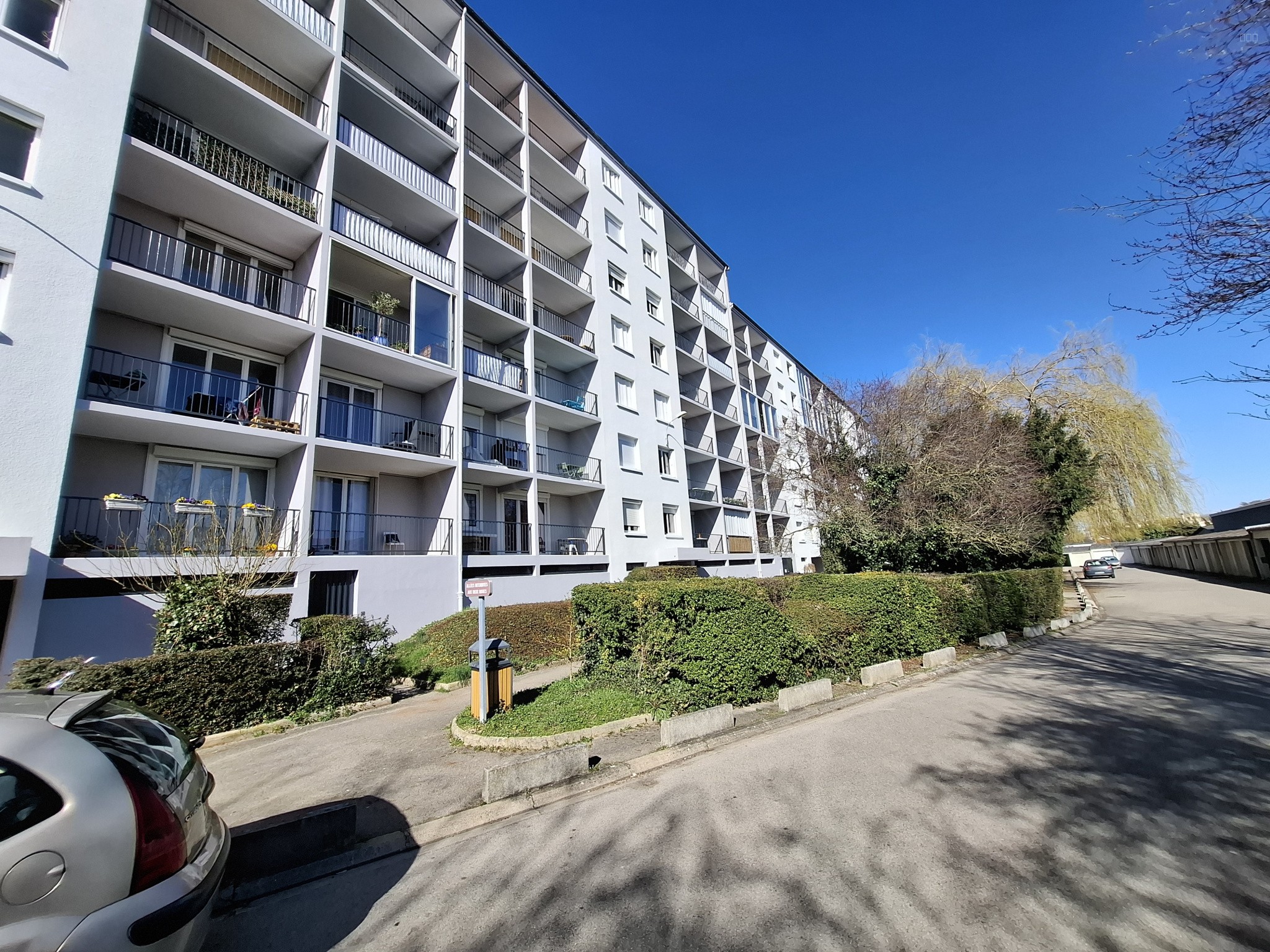 Appartement à vendre à St julien les villas, 44 m², 2 pièces – photo 1 sur 12